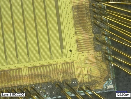 IC 칩 이물질 혼입 부분(200×)
